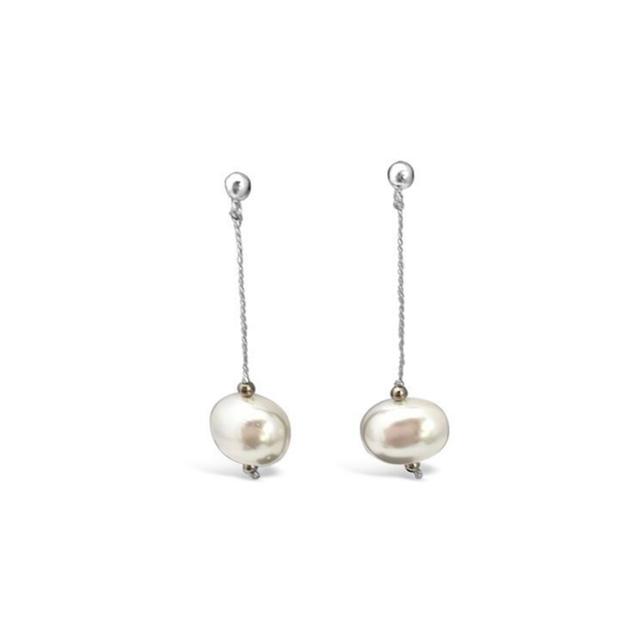 Fabuleux Vous Perle White Pearl with Silver Thread Earrings