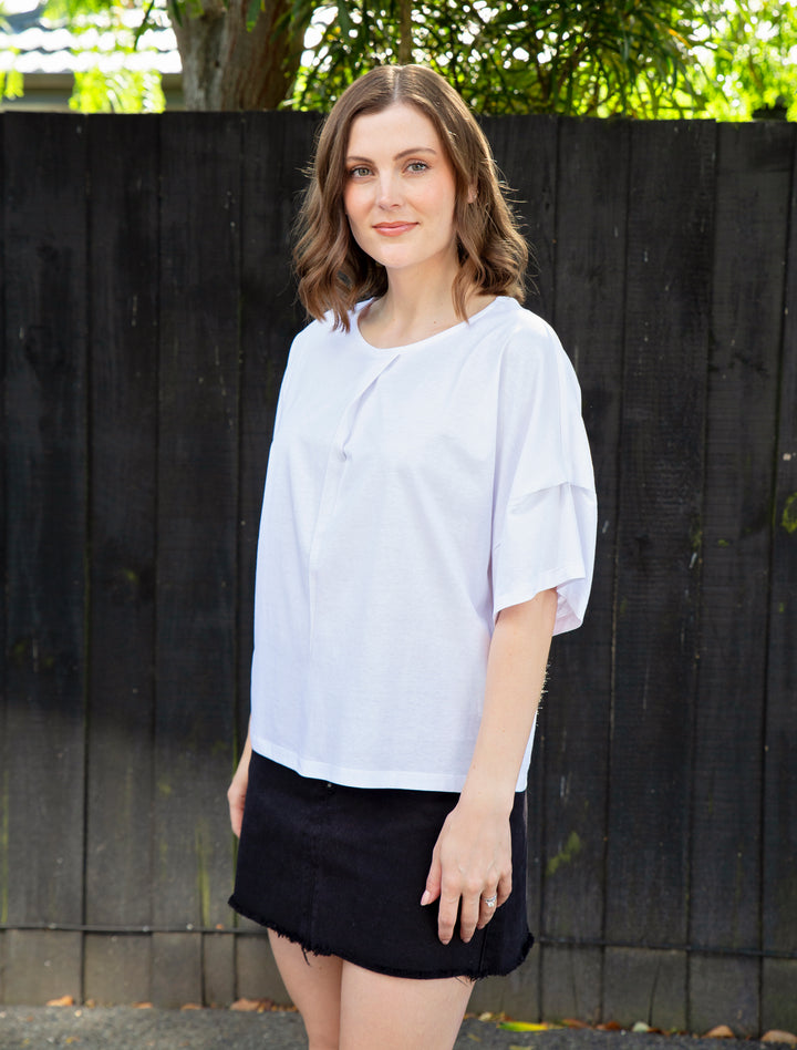white on black pleat sleeve tee