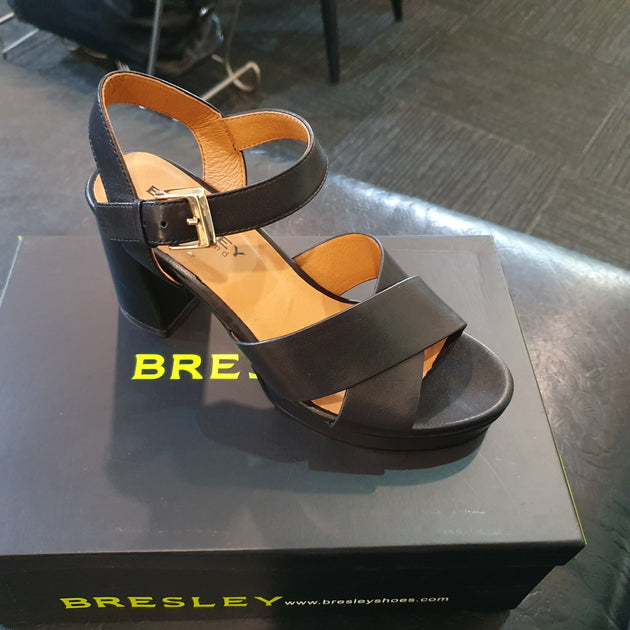 Lee James Footwear Tagged "Bresley" Compleat Lee James