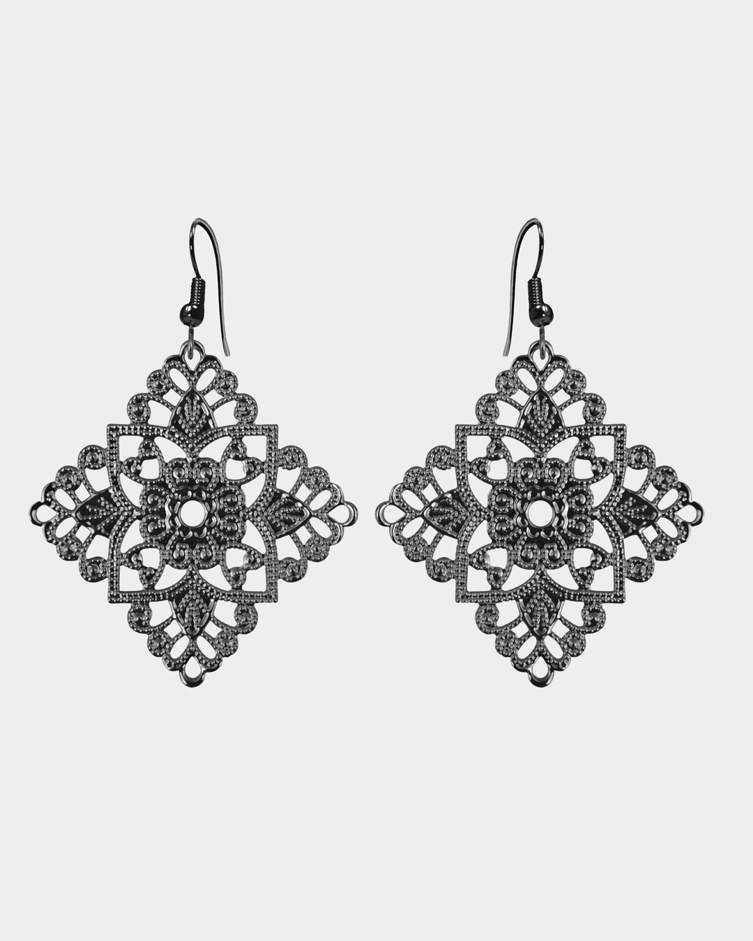 Fabuleux Vous Lacey Diamond Earrings