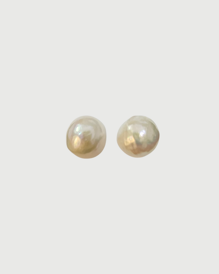 Lucy & Zoe Pearl Stud Earring