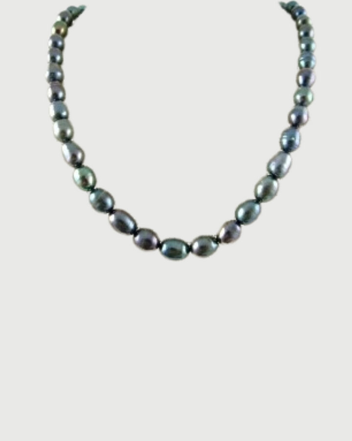 Kiwicraft Big Oval Freshwater Pearl Necklace