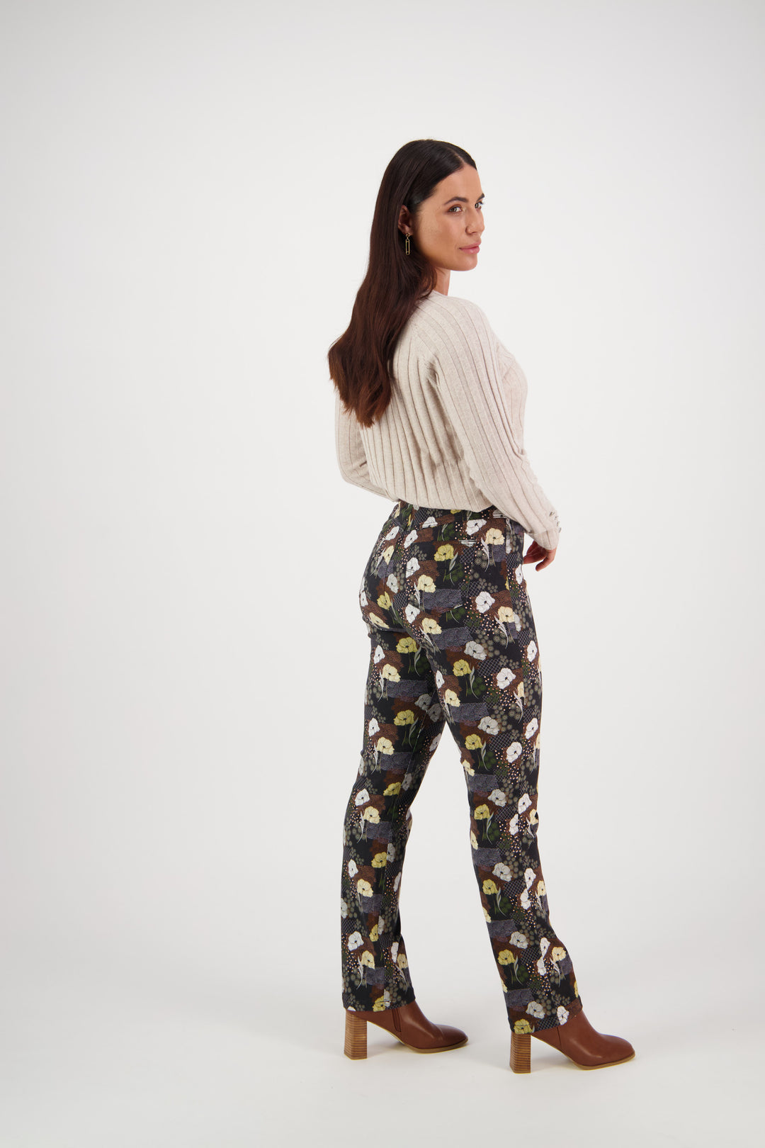 Vassalli Pull-On Slim Leg Pant