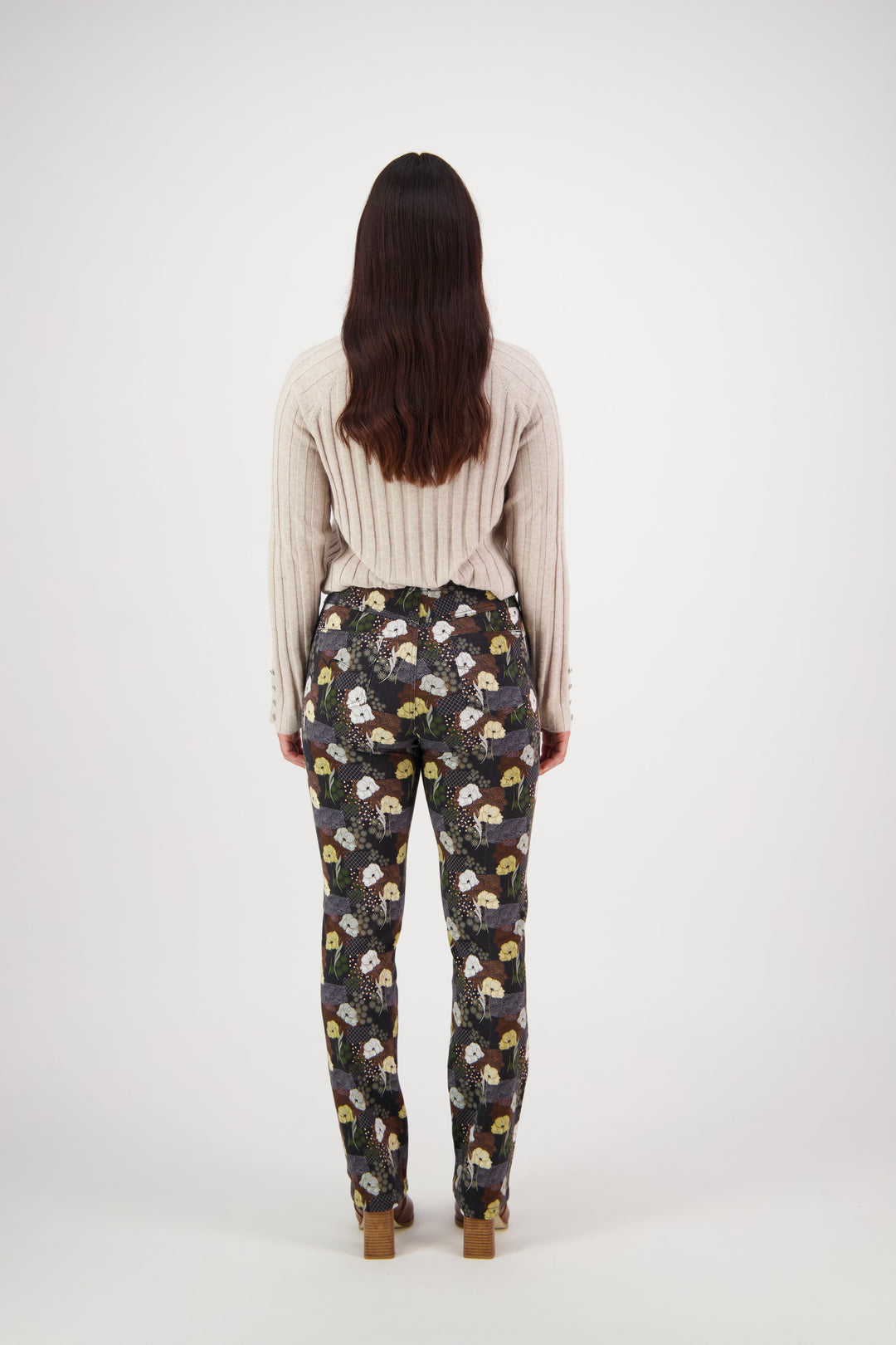 Vassalli Pull-On Slim Leg Pant