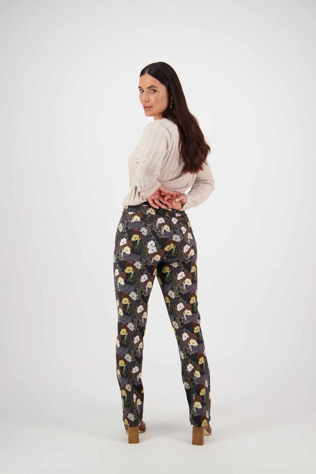 Vassalli Pull-On Slim Leg Pant