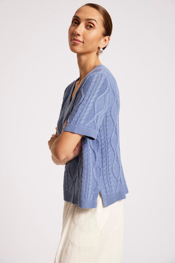 eb + ive Casa Cable V Knit