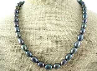 Kiwicraft Big Oval Freshwater Pearl Necklace