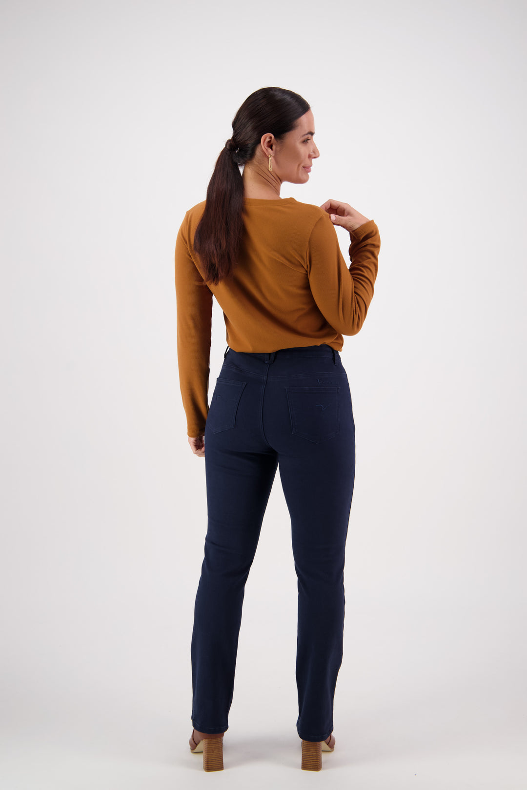 Vassalli Slim Leg Knit Jean