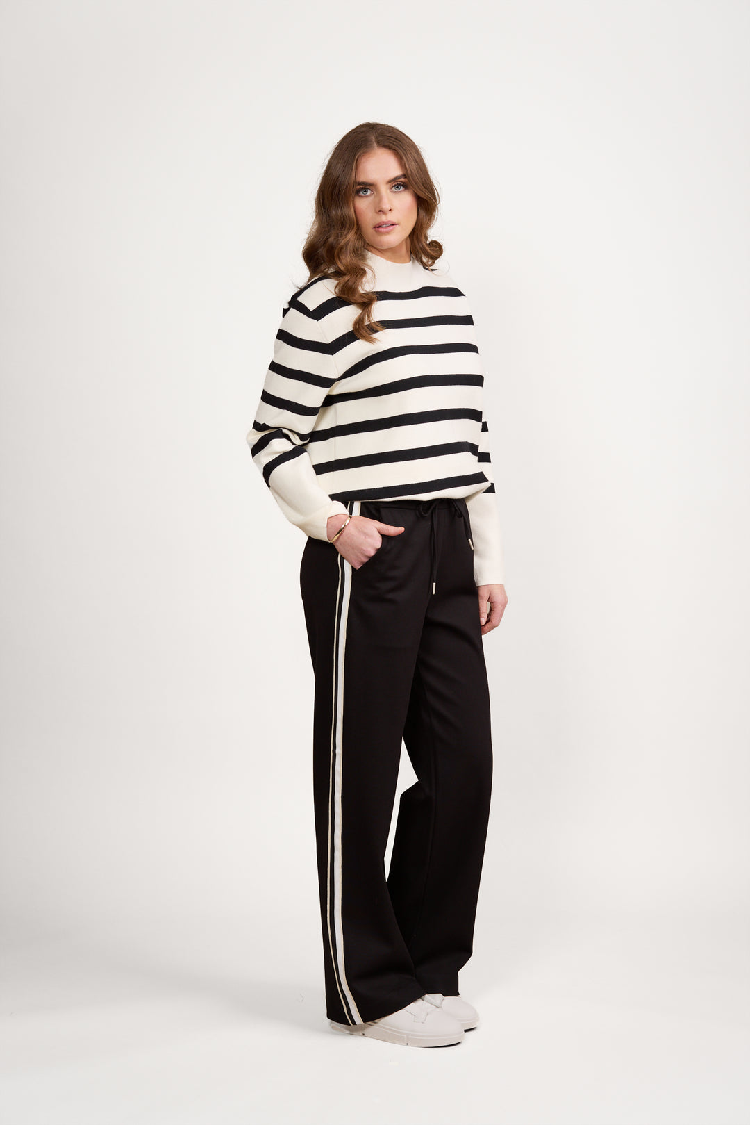 Vassalli Wide Leg Full Length Pant with Stripe Panel