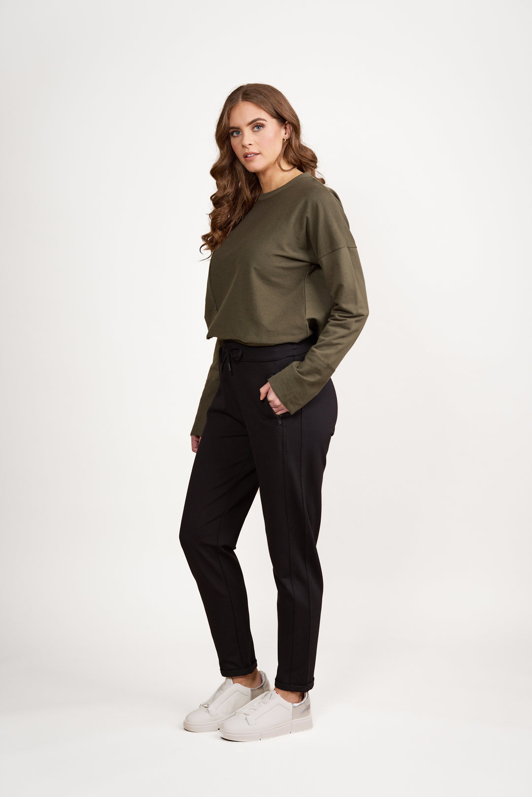 Vassalli Relaxed Leg Ankle Grazier Pant