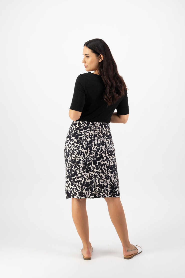Vassalli Lined Knee Length Skirt with Back Vent