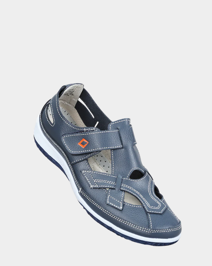 CC Resorts Jackie Sneaker