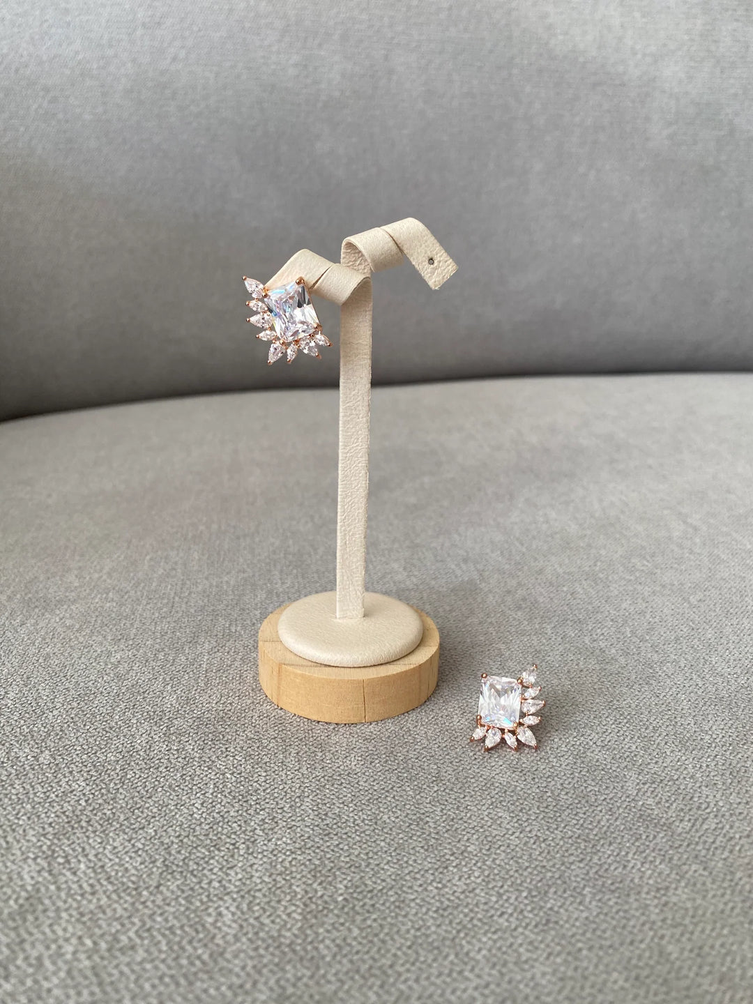 Lilio Starburst Crystal Earring