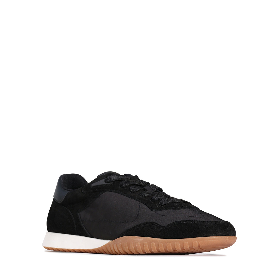 Eos Glide Sneaker - Black