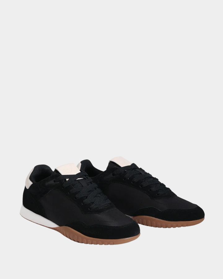Eos Glide Sneaker - Black
