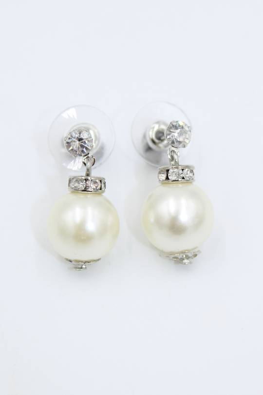 Beau Bauble Pearl Earrings