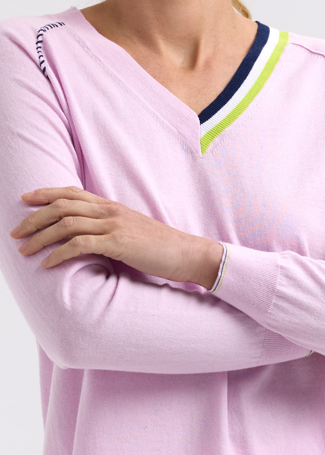 Zaket & Plover Rounded Bottom V Jumper