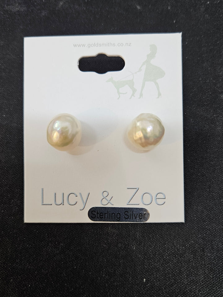 Lucy & Zoe Pearl Stud Earring