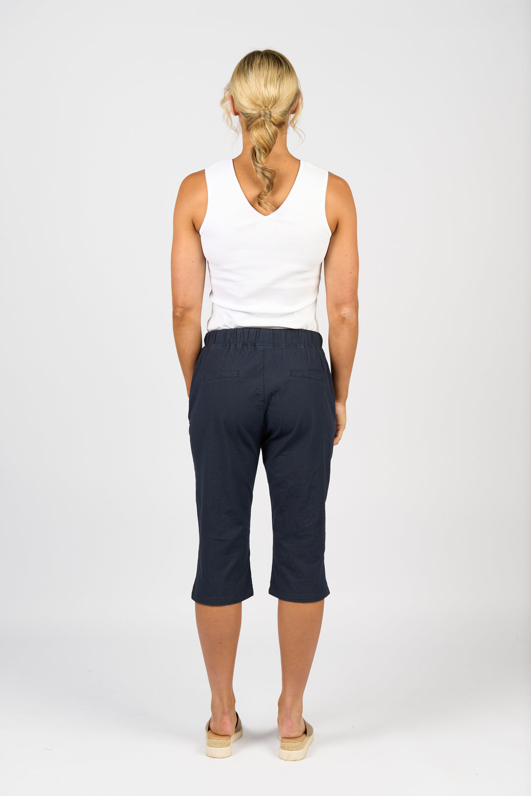 Vassalli Below Knee Skinny Leg Elastic Waist Pant